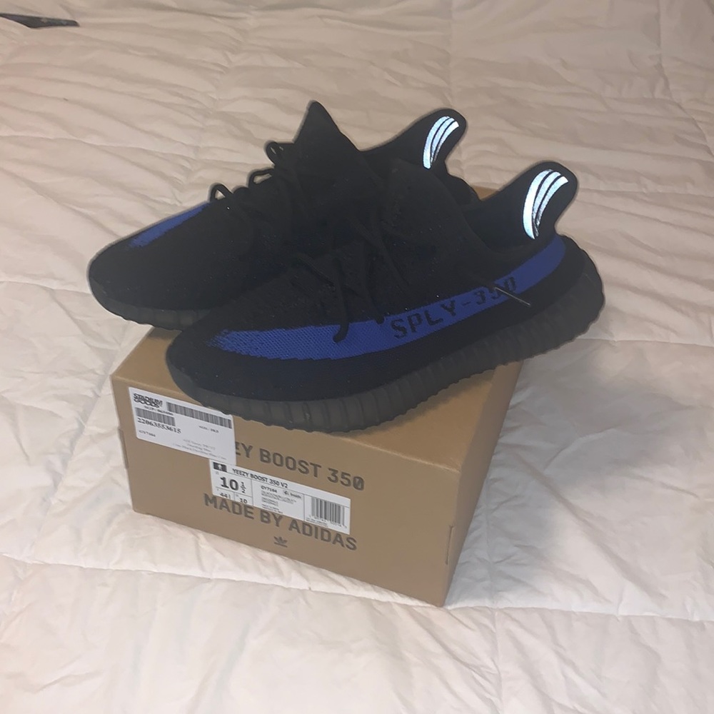 YEEZY 350 DAZZLING BLUE SIZE 10.5